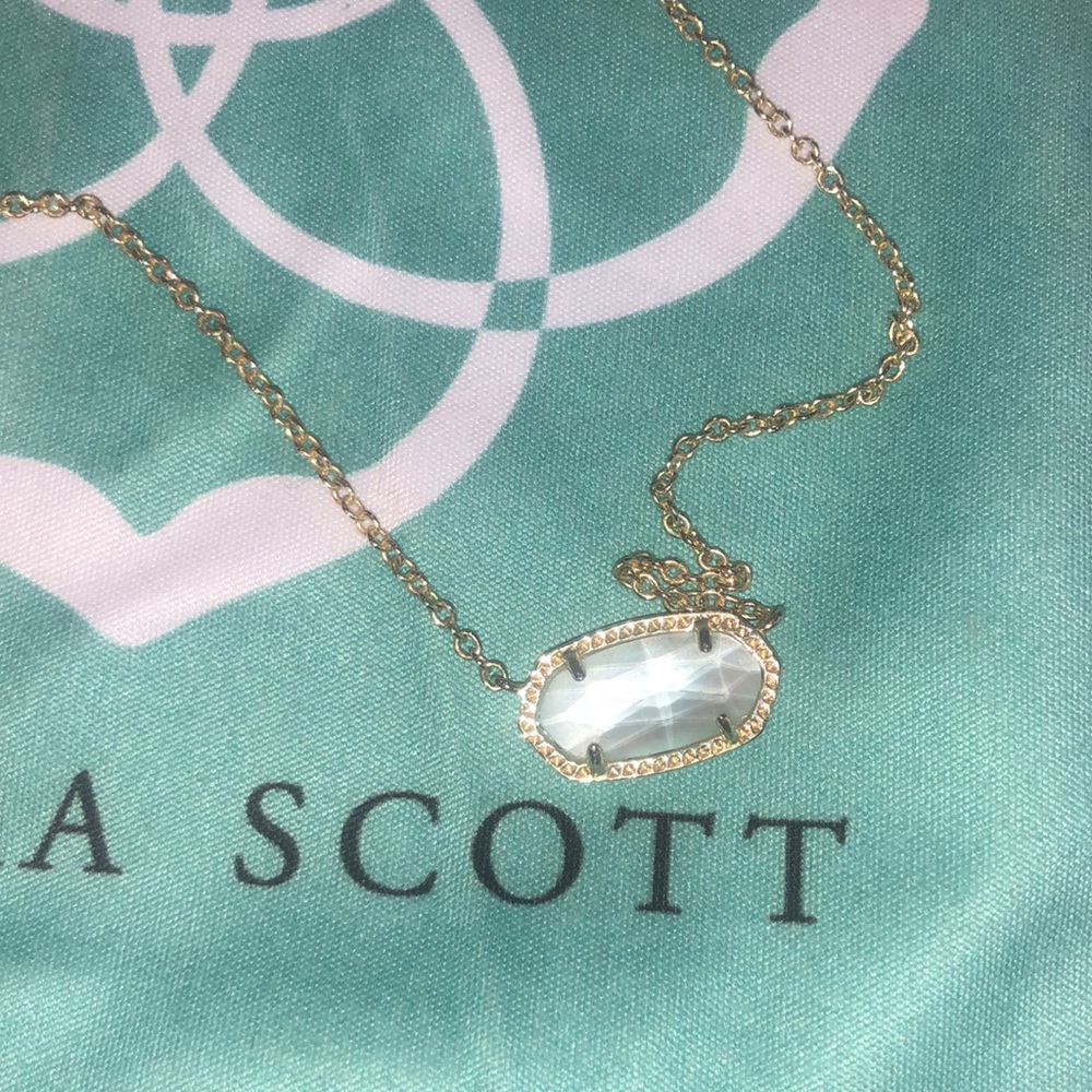Kendra Scott Pendant Necklace - Picture 3 of 5